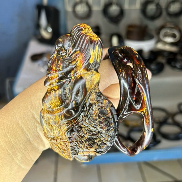 Gelang Akar Bahar Merah Ukir Eyang Semar