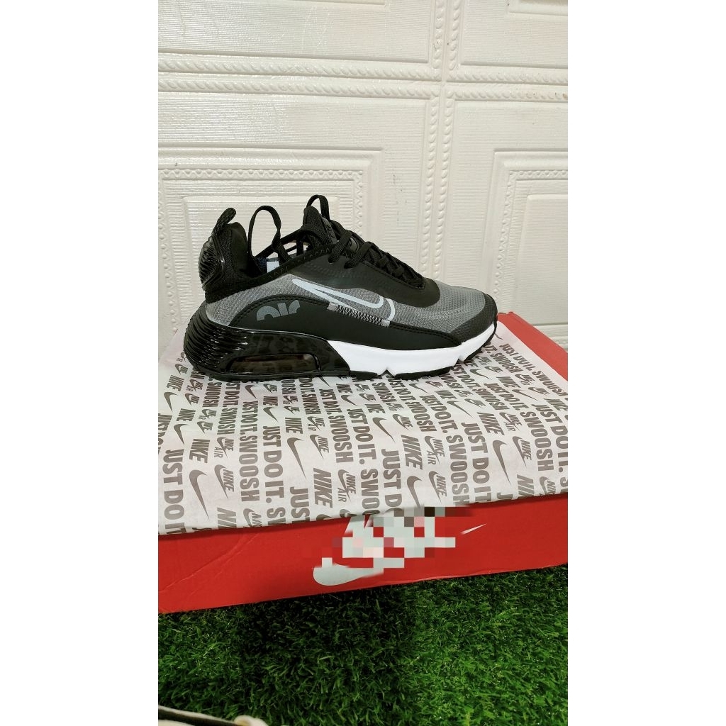 Sepatu AirMax 2090 Made In Vietnam