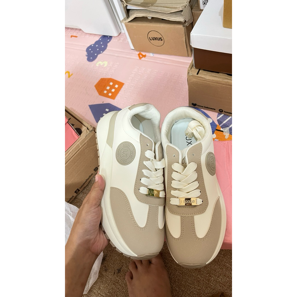 sepatu Luxus collection beige
