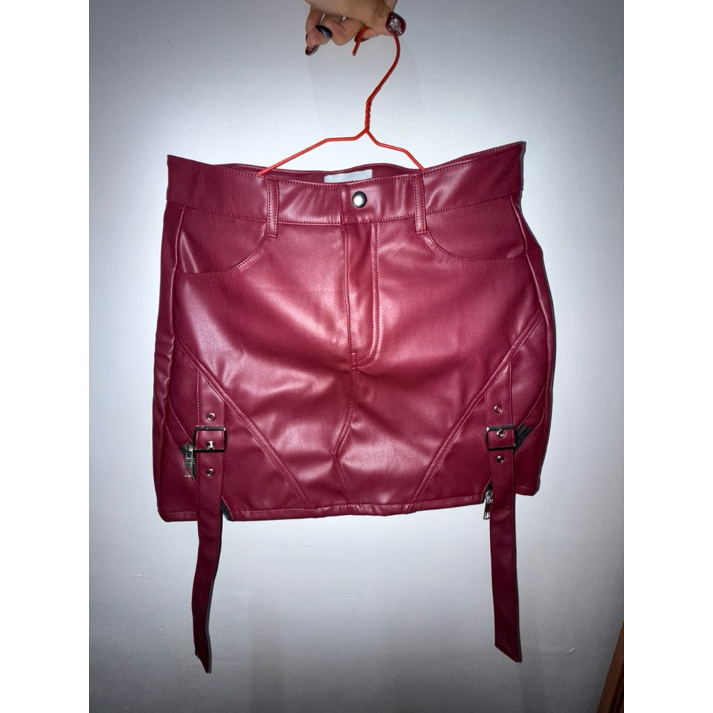 [preloved] Rok kulit pendek maroon - leather mini skirt red - Size M