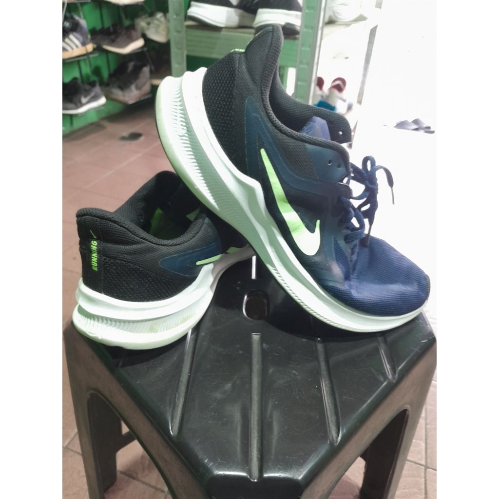 Sepatu Running Nike Original Size 42| Ringan & Nyaman | Second Mulus