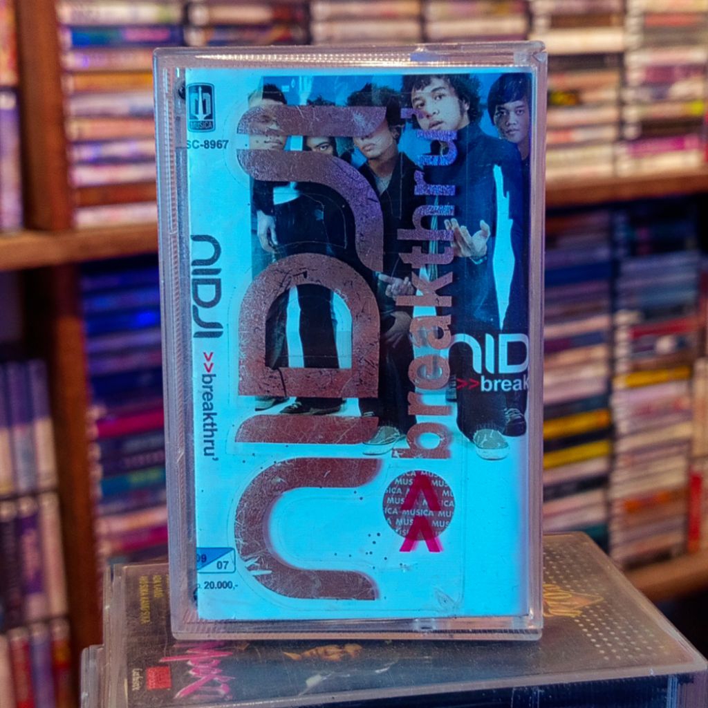 Kaset Pita Nidji - Breakthru'