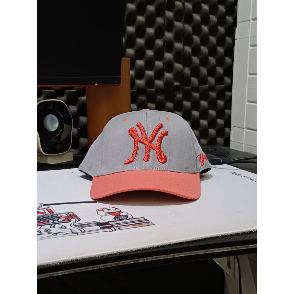 topi MLB second