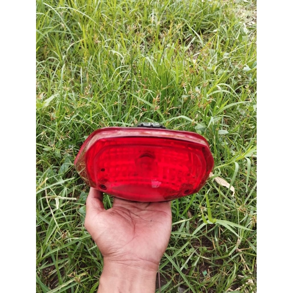 stoplamp lampu belakang original honda megapro mono