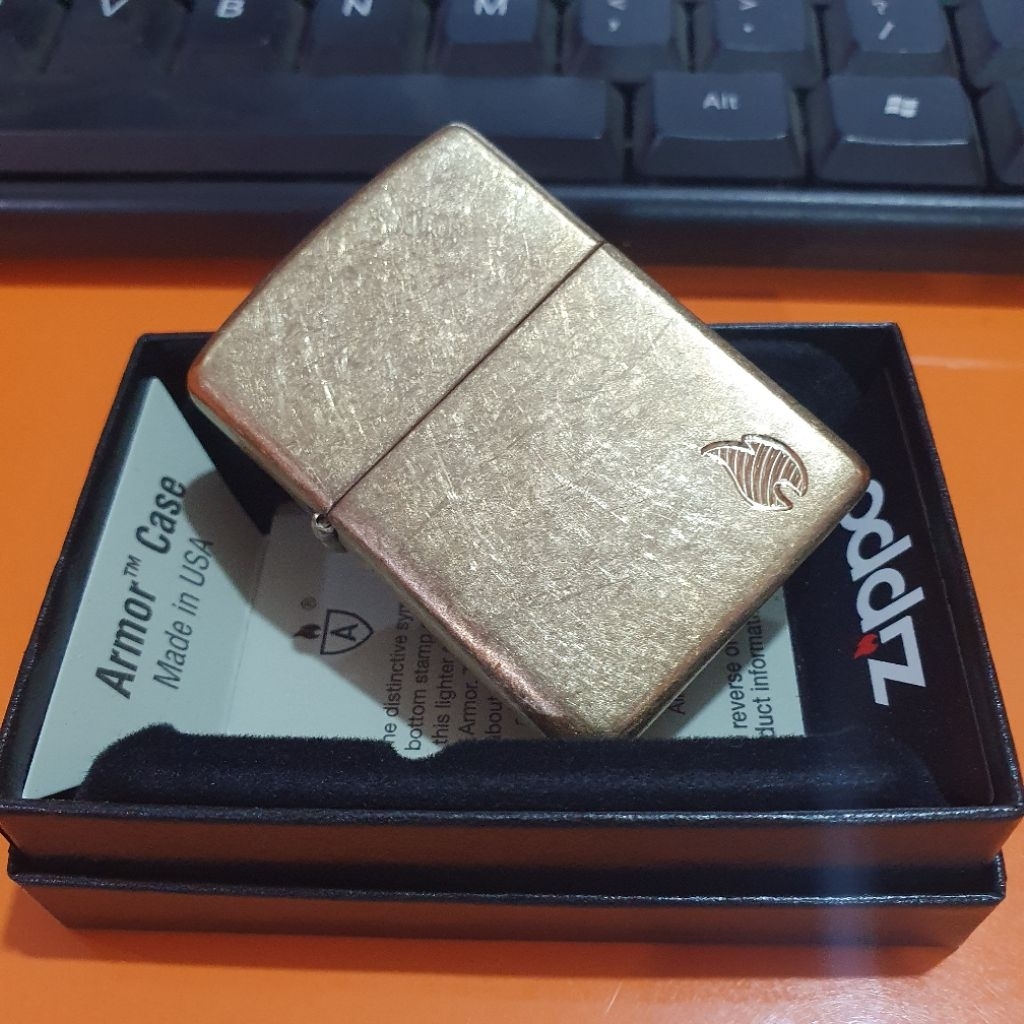 Zippo Armor Series Flame Tumbled Brass 46398