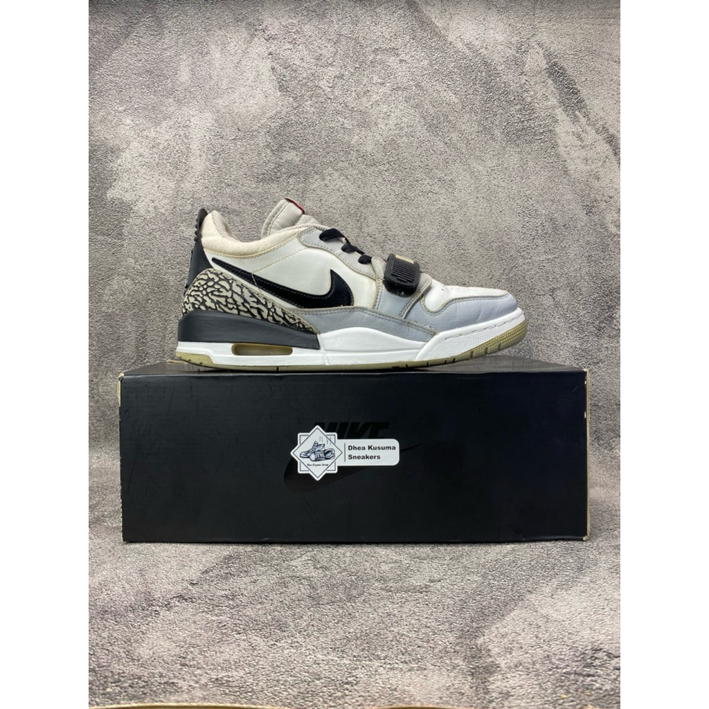 Sepatu Second Basket Air Jordan Legacy 312 Low Tech Grey  Size 42,5 Insole 27 CM Original Guarantee 