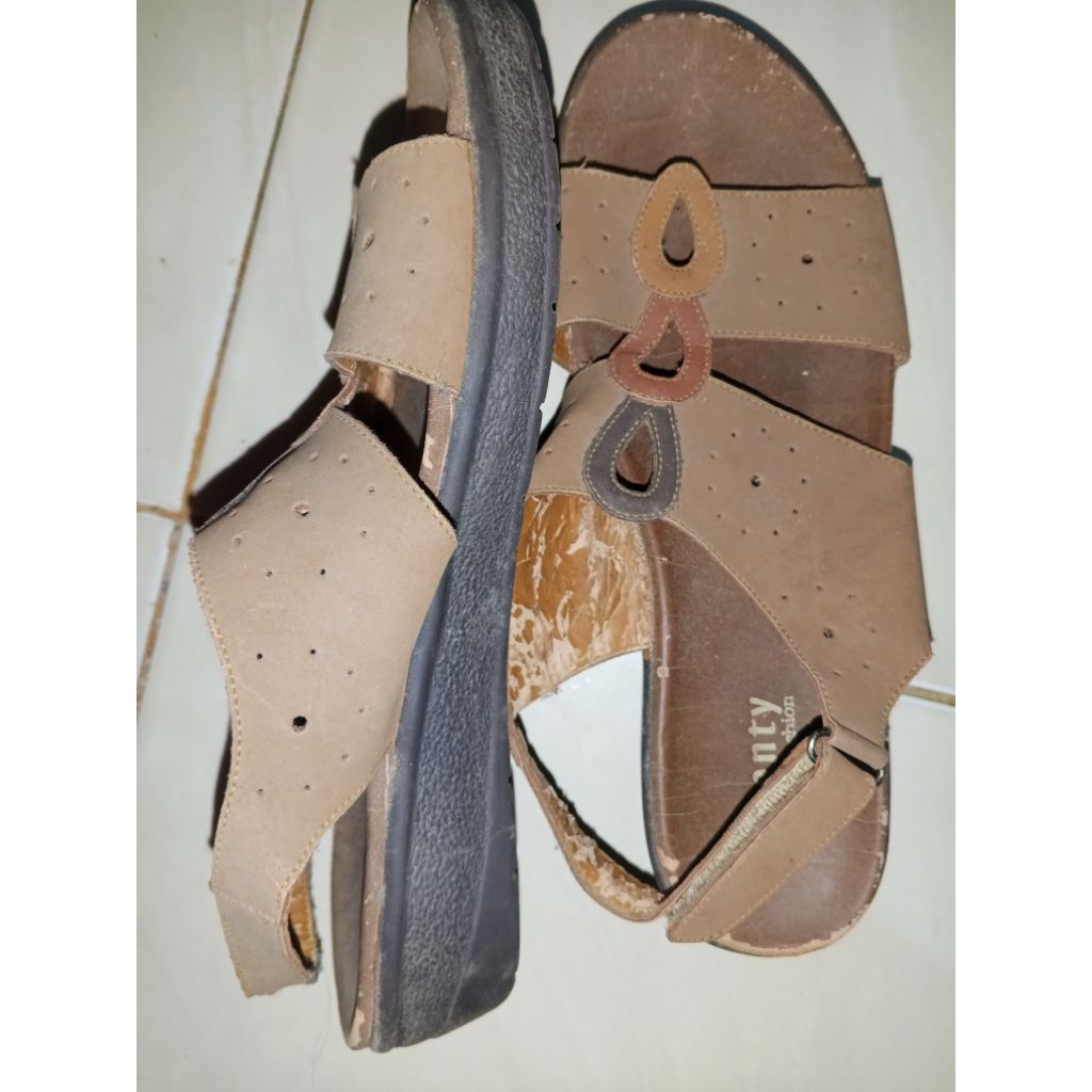 Sepatu Lamonty Sepatu Wanita Preloved Sepatu Jalan Santai