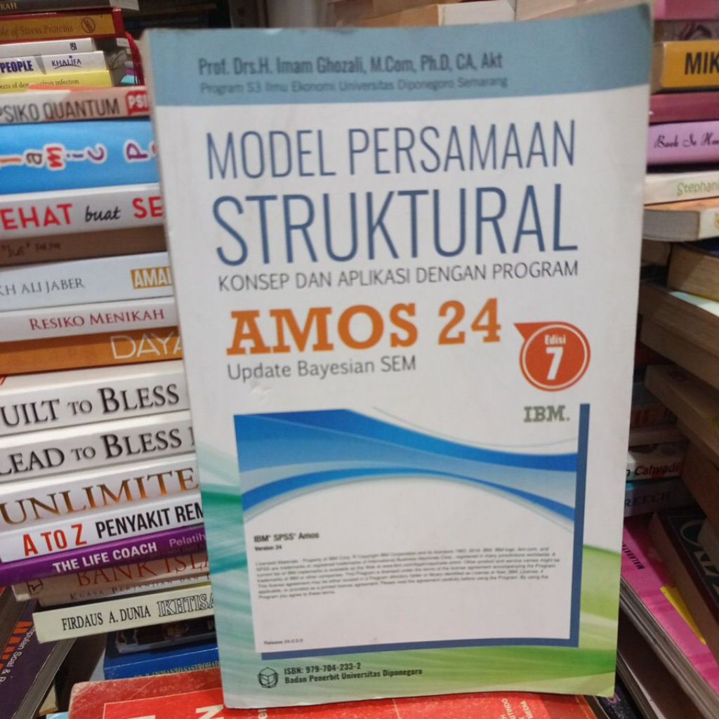 Model Persamaan Struktural AMOS 24 edisi 7