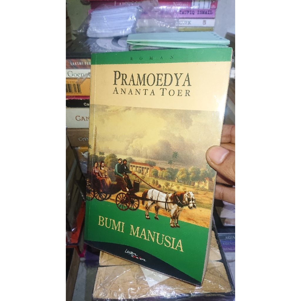 Pramoedya Ananta Toer - Bumi Manusia