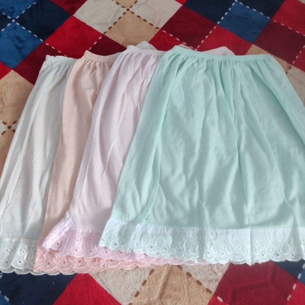 HANDROK / ABDROK DALAMAN RANGKEPAN WANITA ROK (PL-PERNAH DIPAKAI)