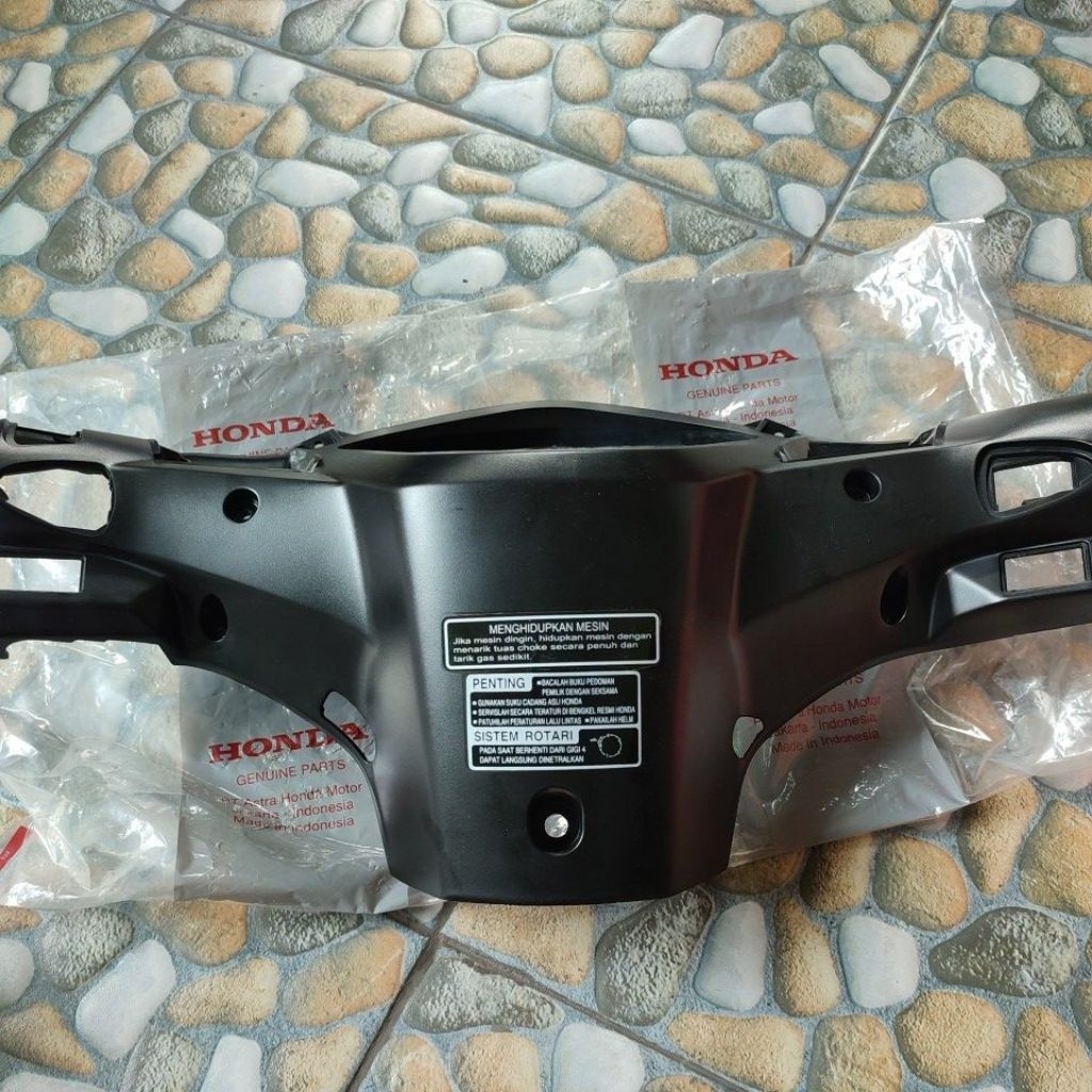 COVER BATOK TOTOK KEPALA BELAKANG SPEEDOMETER REVO ABSOLUTE 110 REVO DX 2009 2010 5320C-KWW-A00 ORIG