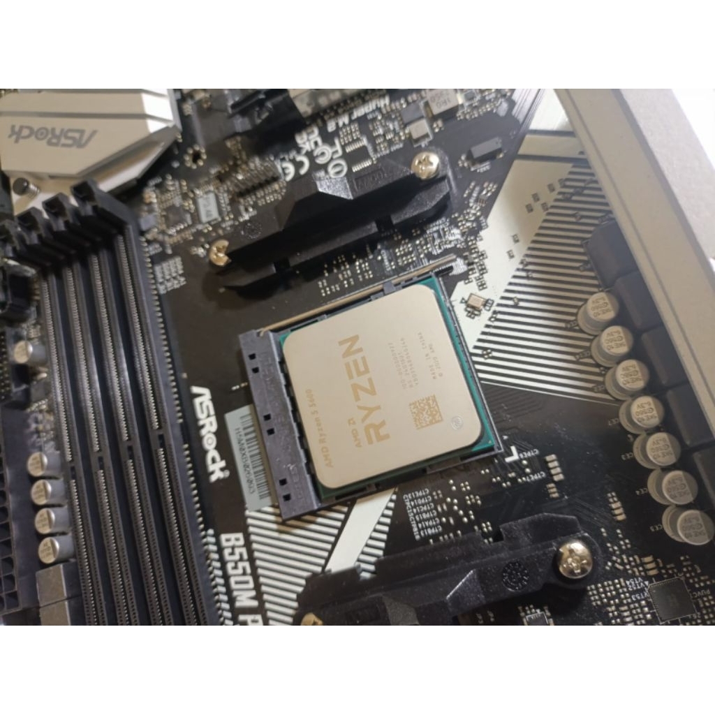 Paket ryzen 5 5600 asrock b550m pro4 mini itx am4