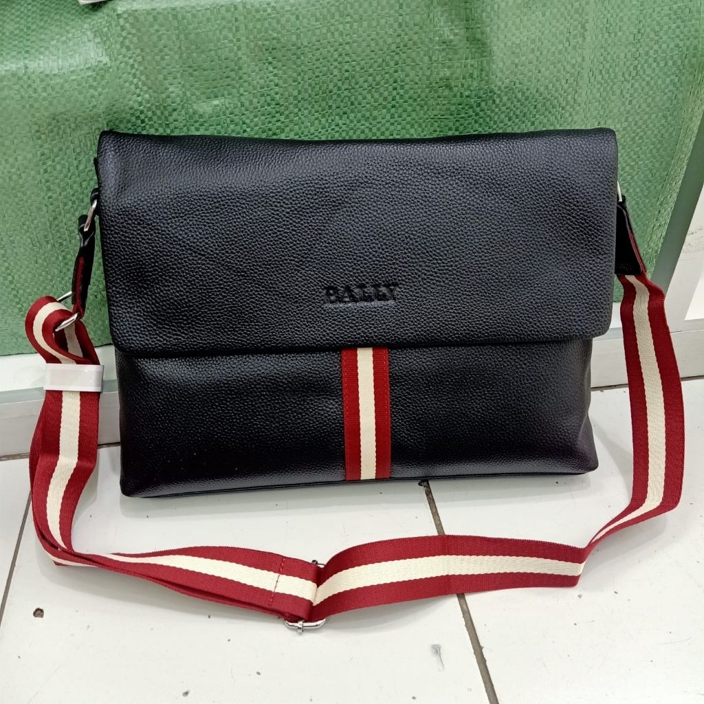 Messenger bag kulit Bally tas selempang pria kulit