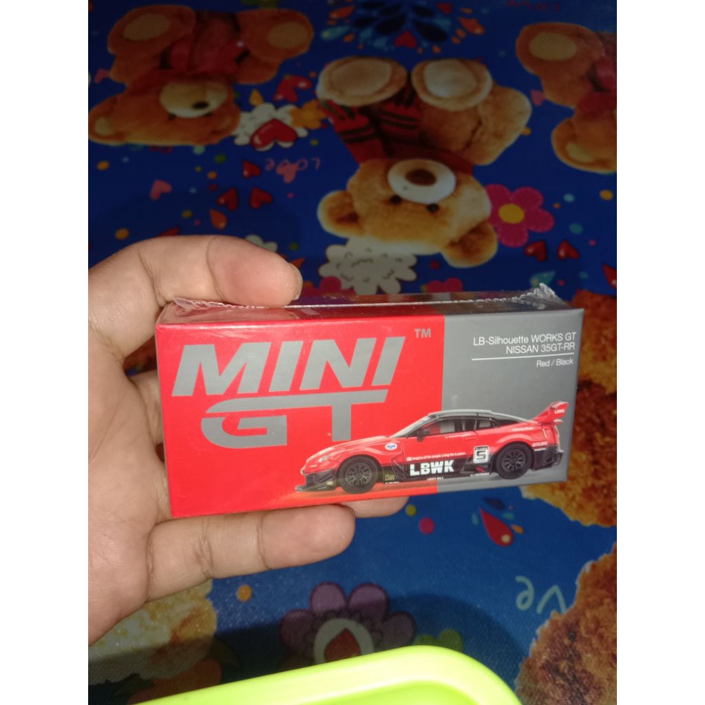 MINI GT NISSAN GTR R35 RED BLACK