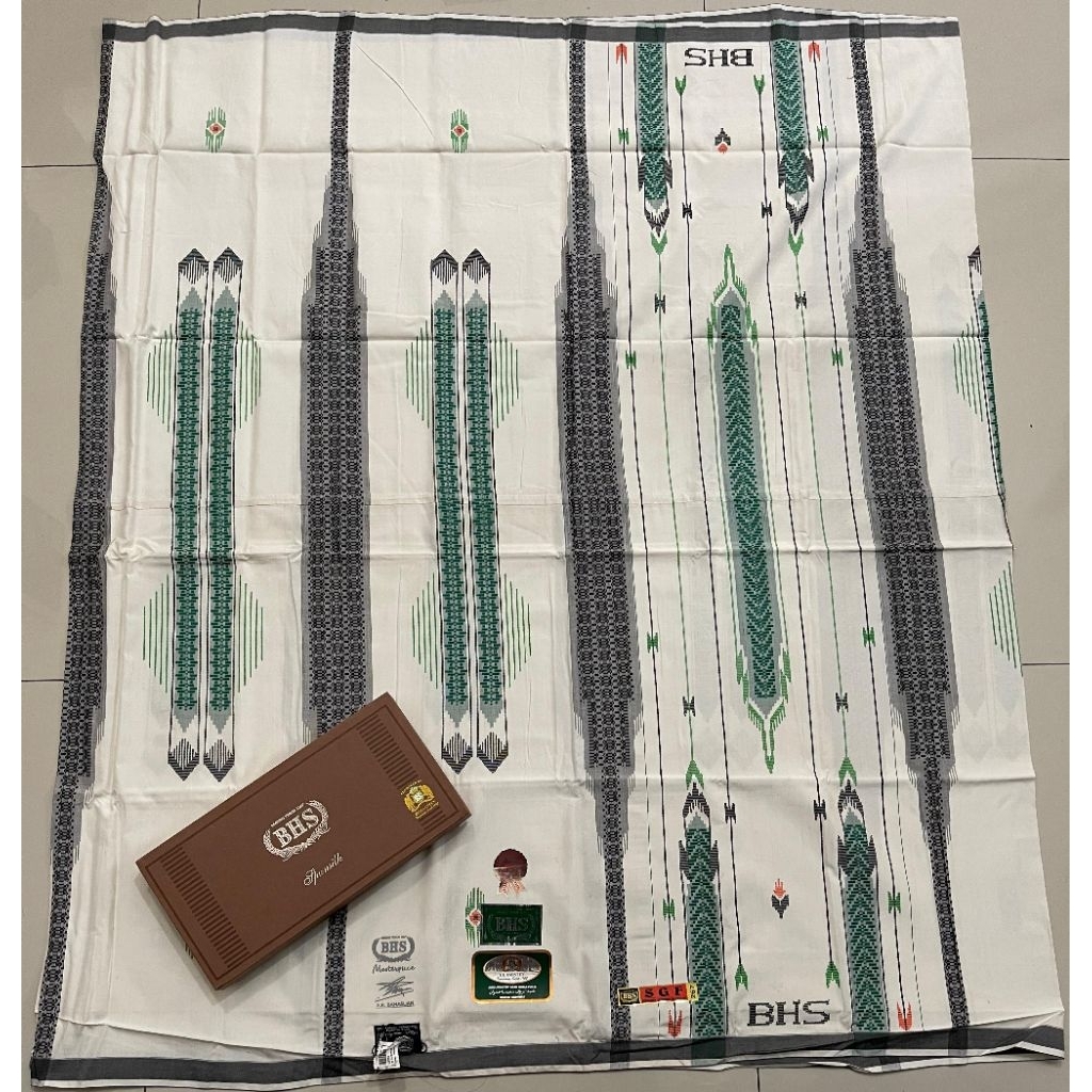 Sarung BHS SGF, Produksi Lawas, Jahit tengah, Bahan Sutra