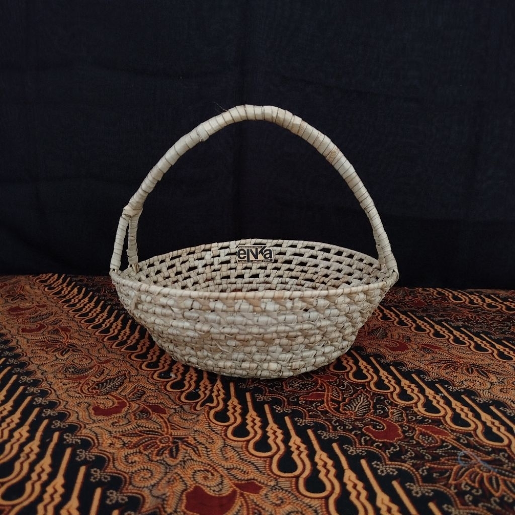 KERANJANG BUAH ANYAMAN PANDAN