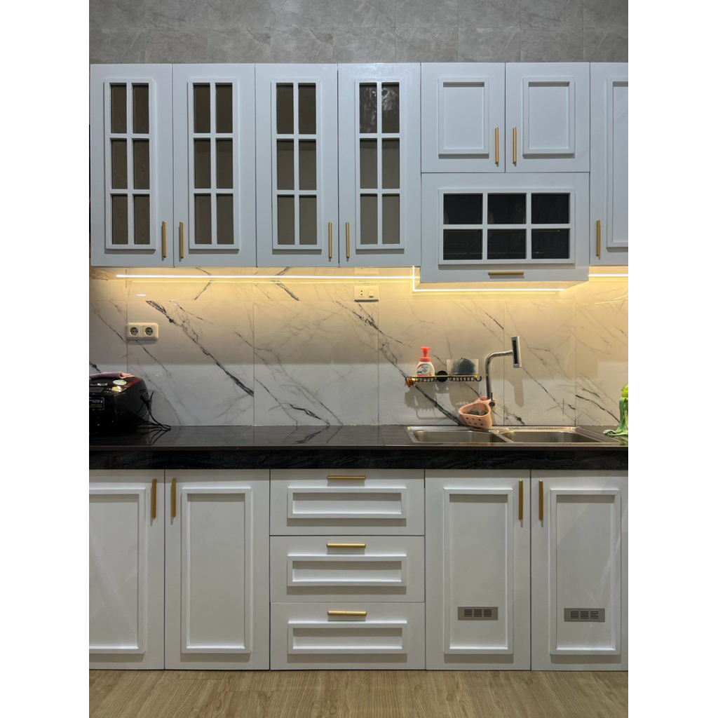 KITCHEN MEWAH // LEMARI DAPUR // KABINET KITCHEN // KITCHEN SET // KABINET DAPUR // KABINET PUTIH //