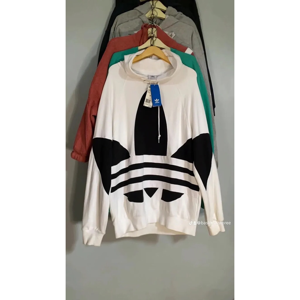 adidas trifoil big logo