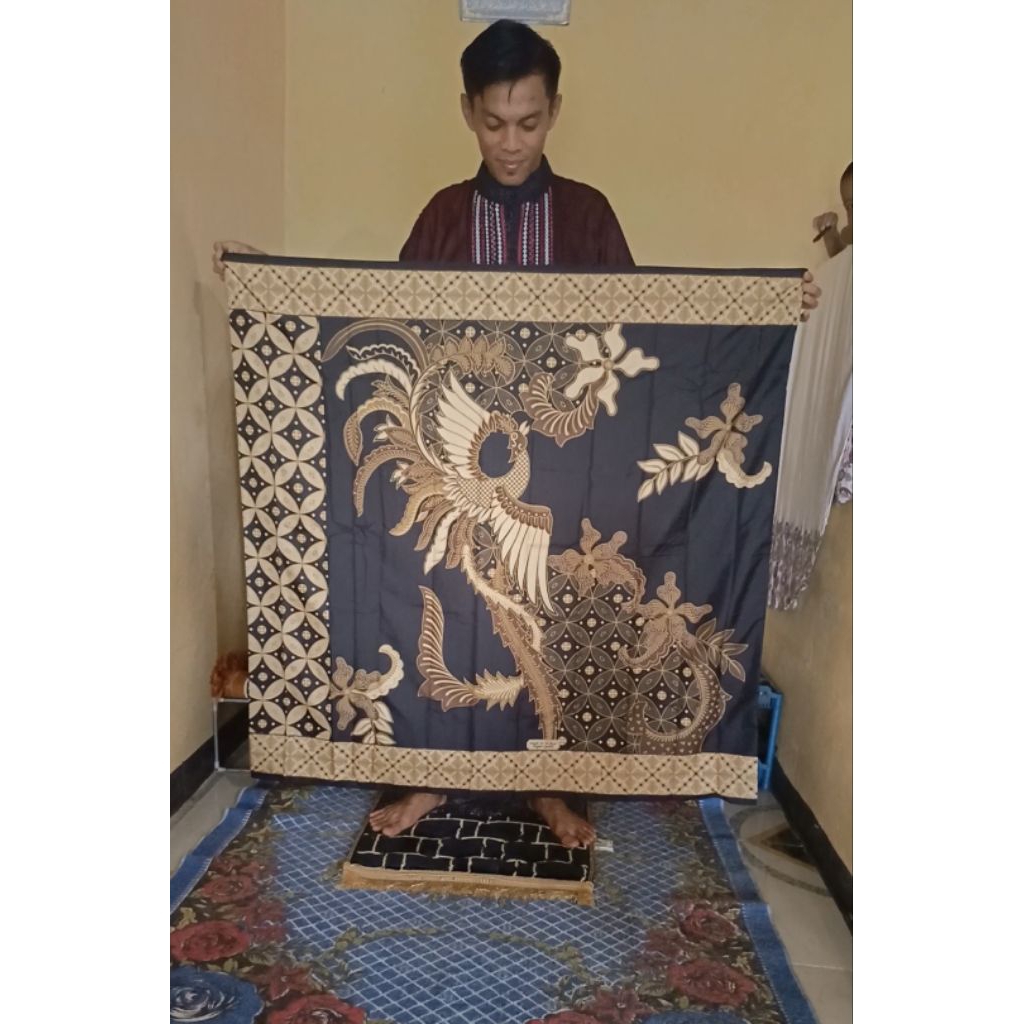 Kain Sarung Motif Batik Cocok untuk Tarawih dan Lebaran