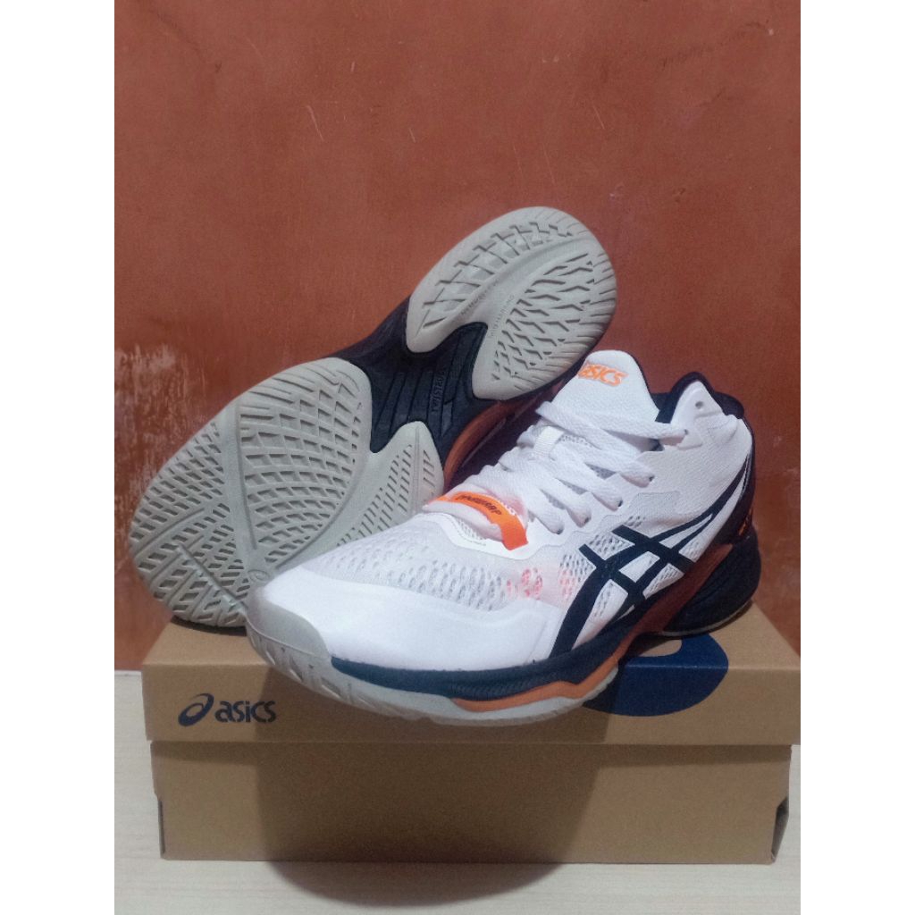 sepatu basket/volli size 45