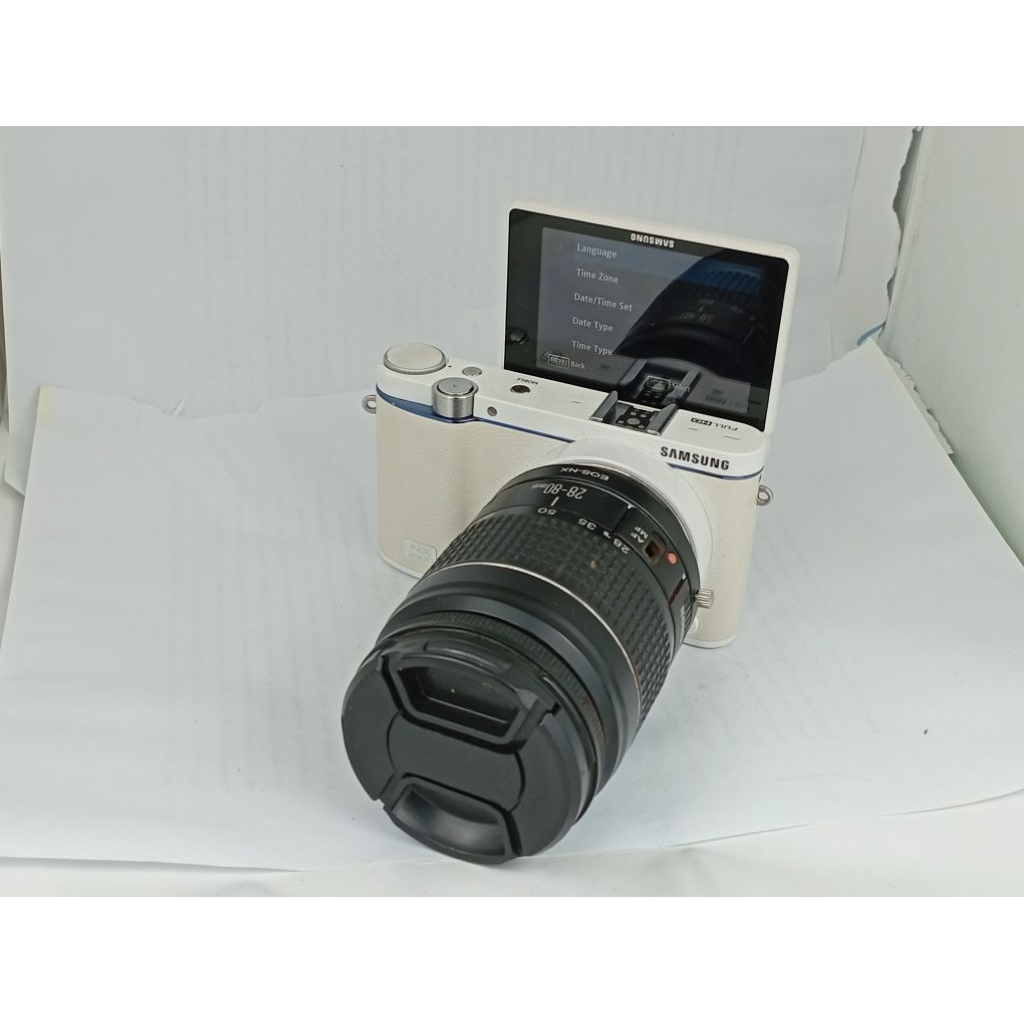 Kamera Mirrorless Samsung NX3300 20mp Layar Flip wifi murah meriah saudara samsung nx20 nx11 nx10 nx