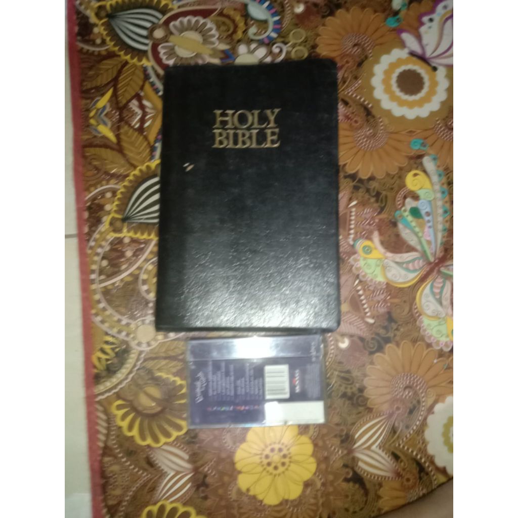 BUKU HOLY BIBLE