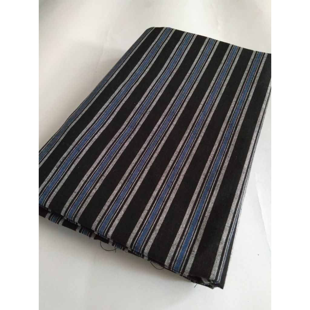 Kain Lurik Batik tenun Lurik motif Mantrijeron