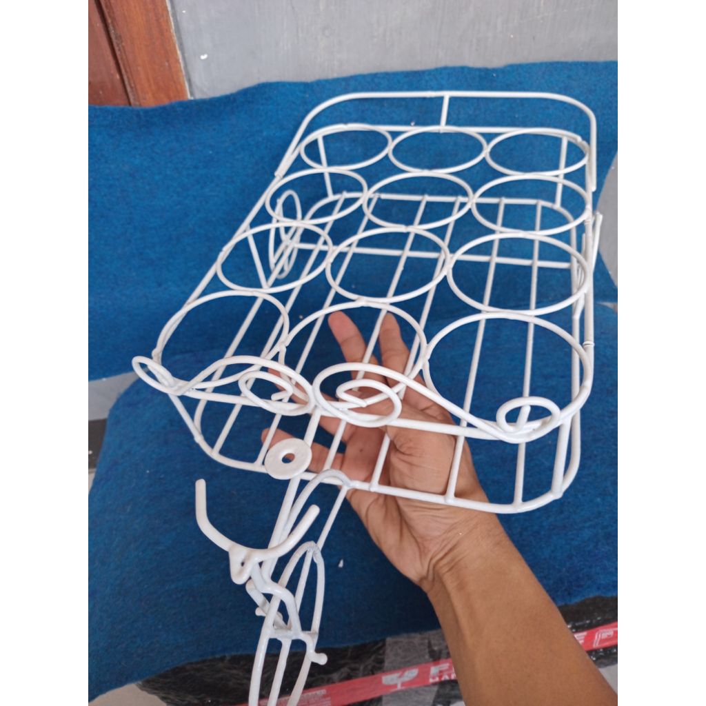 Tempat air mineral gelas/rak air mineral gelas aesthetic