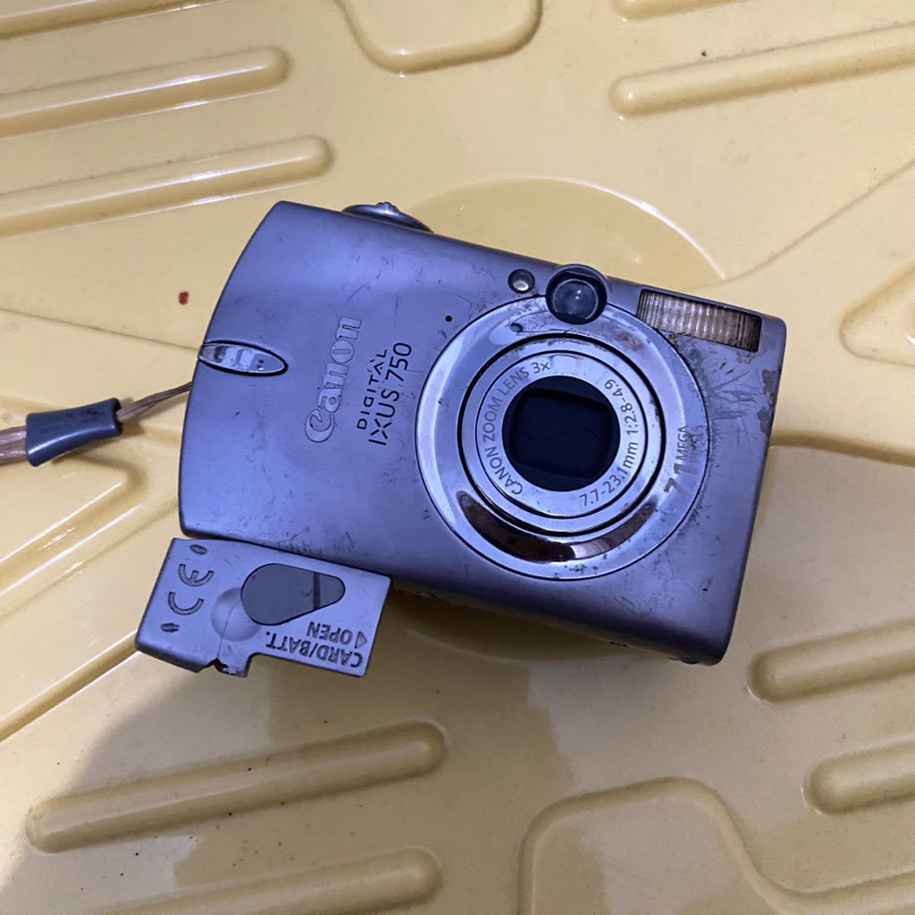 kamera digicam canon ixus 750