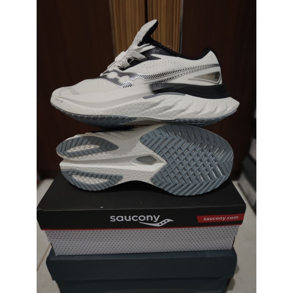 SAUCONY ENDORPHIN SPEED 4
