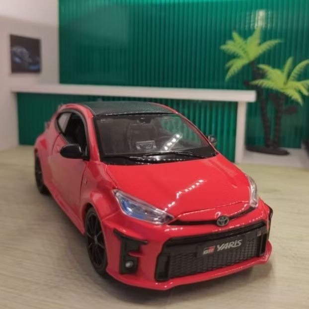 Diecast 1:24 Miniatur mobil Toyota GR Yaris