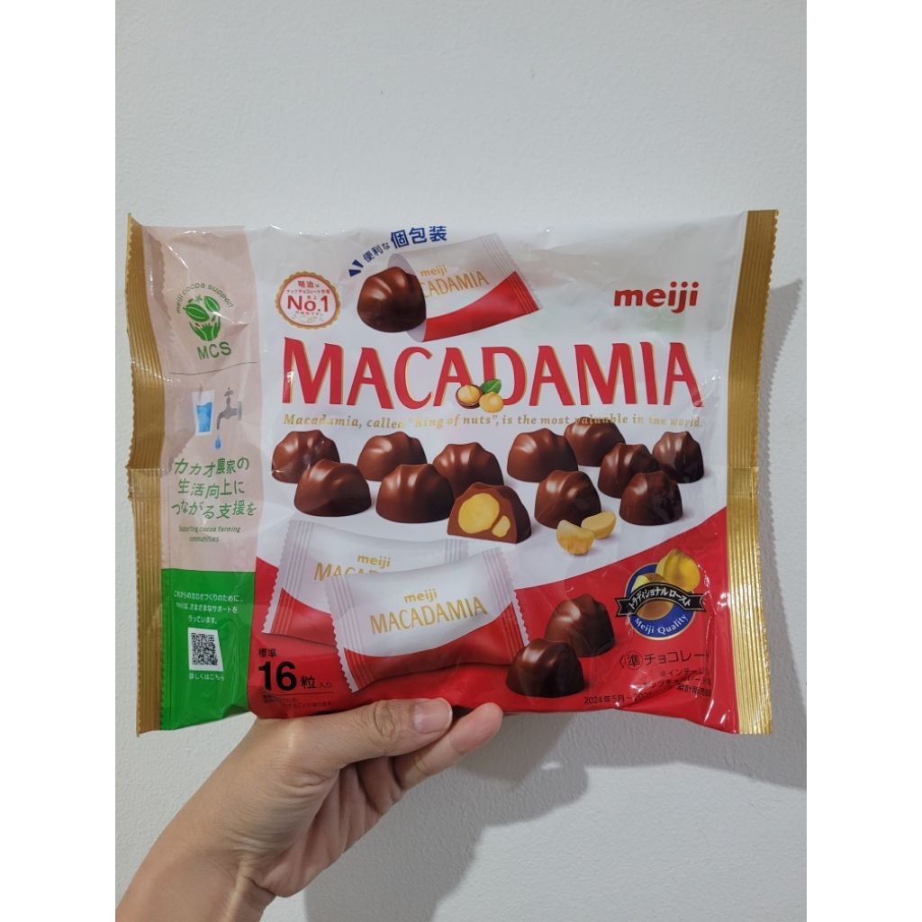 Meiji Macadamia Chocolate Original Jepang
