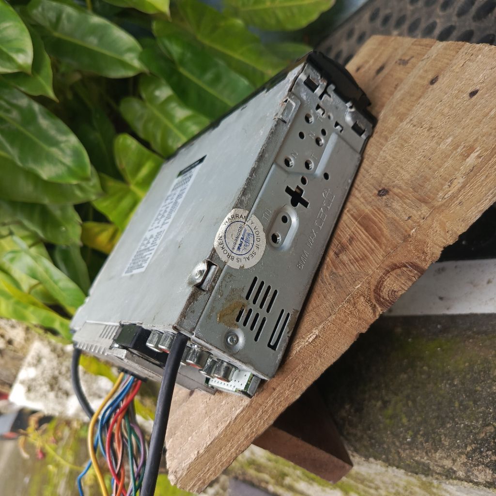 Single din alpine CDA9887 minus layar mati