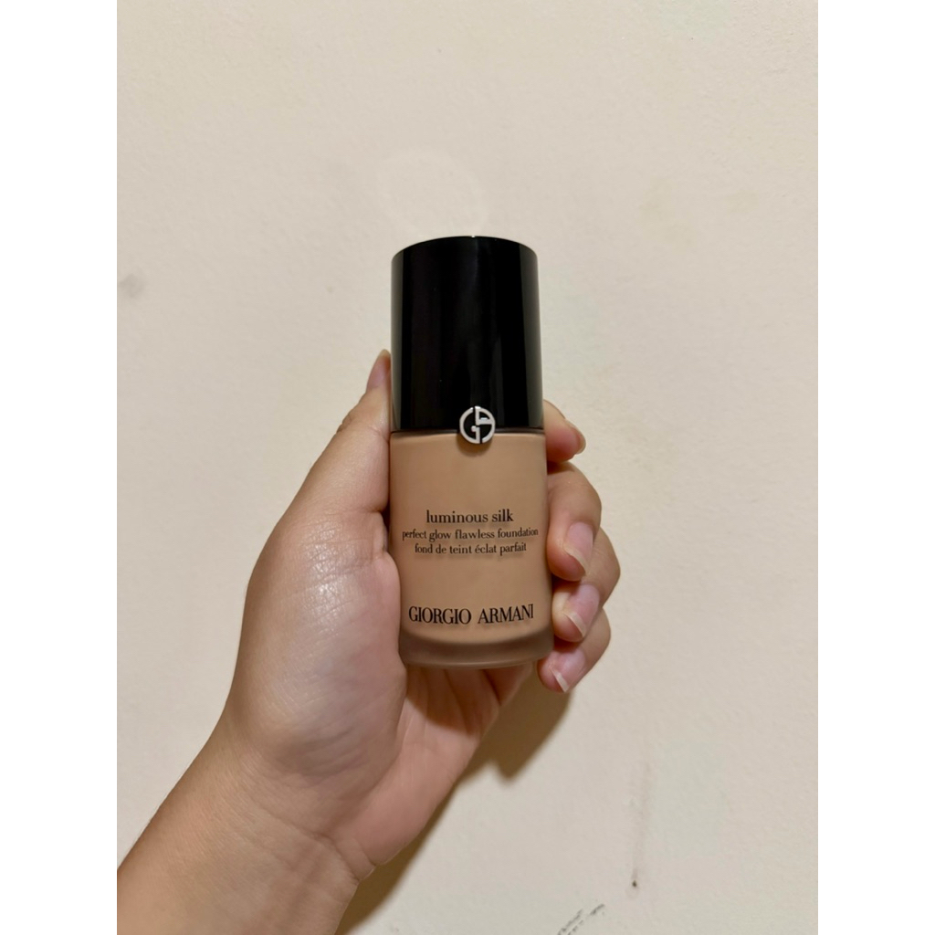 Giorgio Armani luminous silk foundation