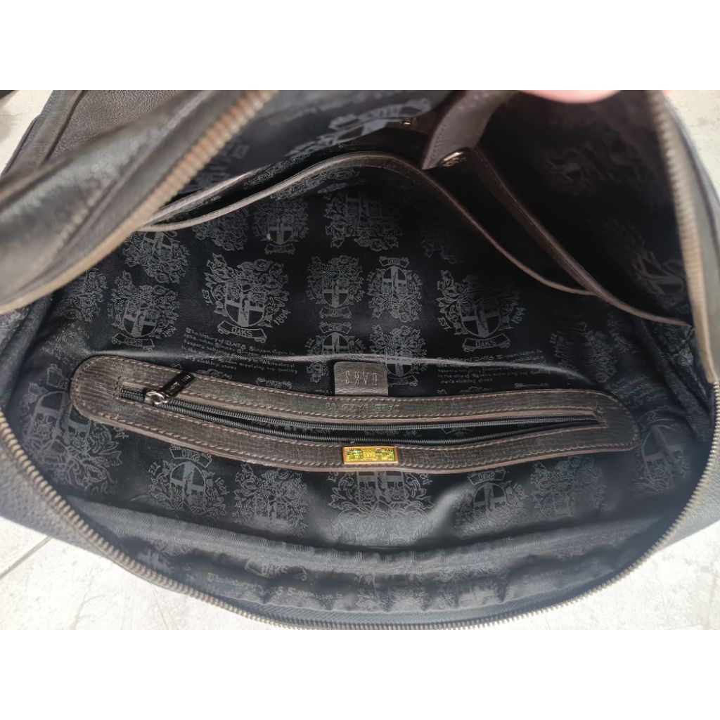 Tas Kantor Briefcase Daks London Original ada nosernya.Kondisi masih bagus siap pakai