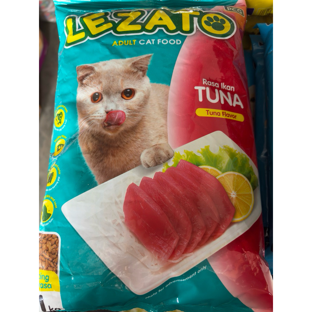 LEZATO snack kucing/makanan kering kucing (KEMASAN BARU)