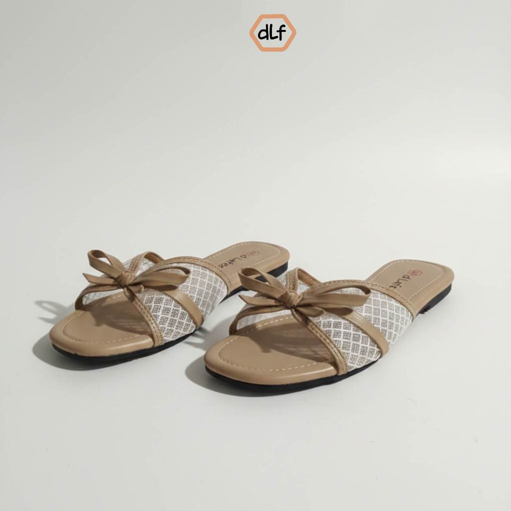 D'Lafeet Sandal Wanita Flat Dhara Cream