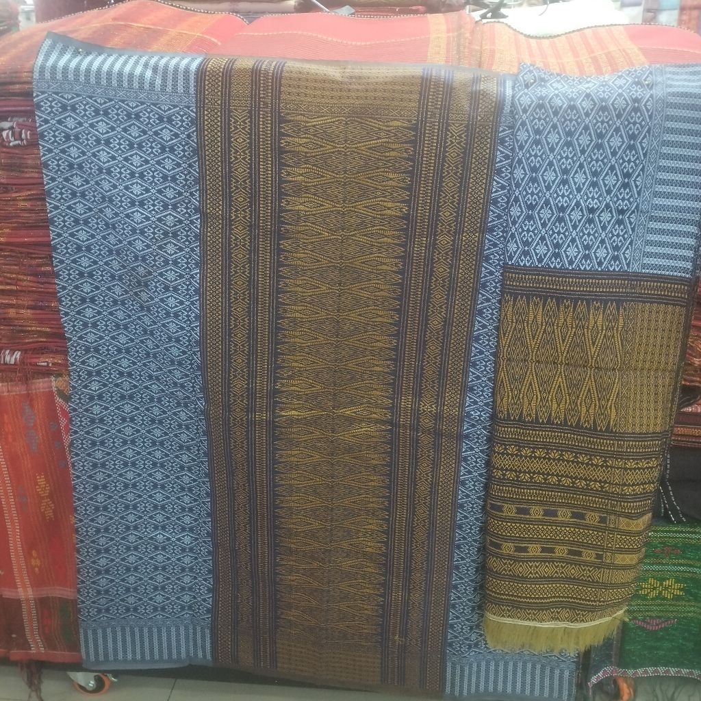 SONGKET TUMTUMAN MESIN WARNA BIRU TUMPAL GOLD