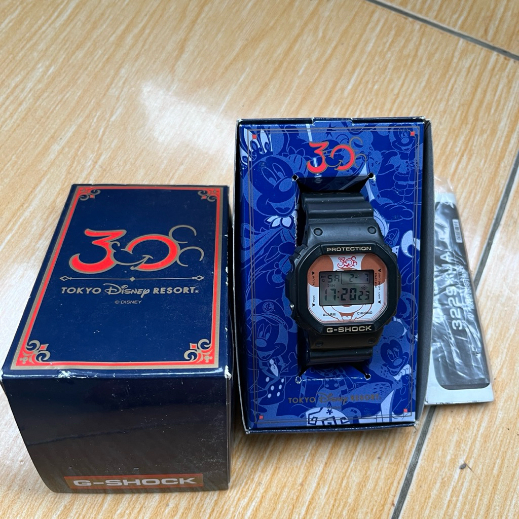casio g-shock Dw 5600vt Mickey Mouse 30th