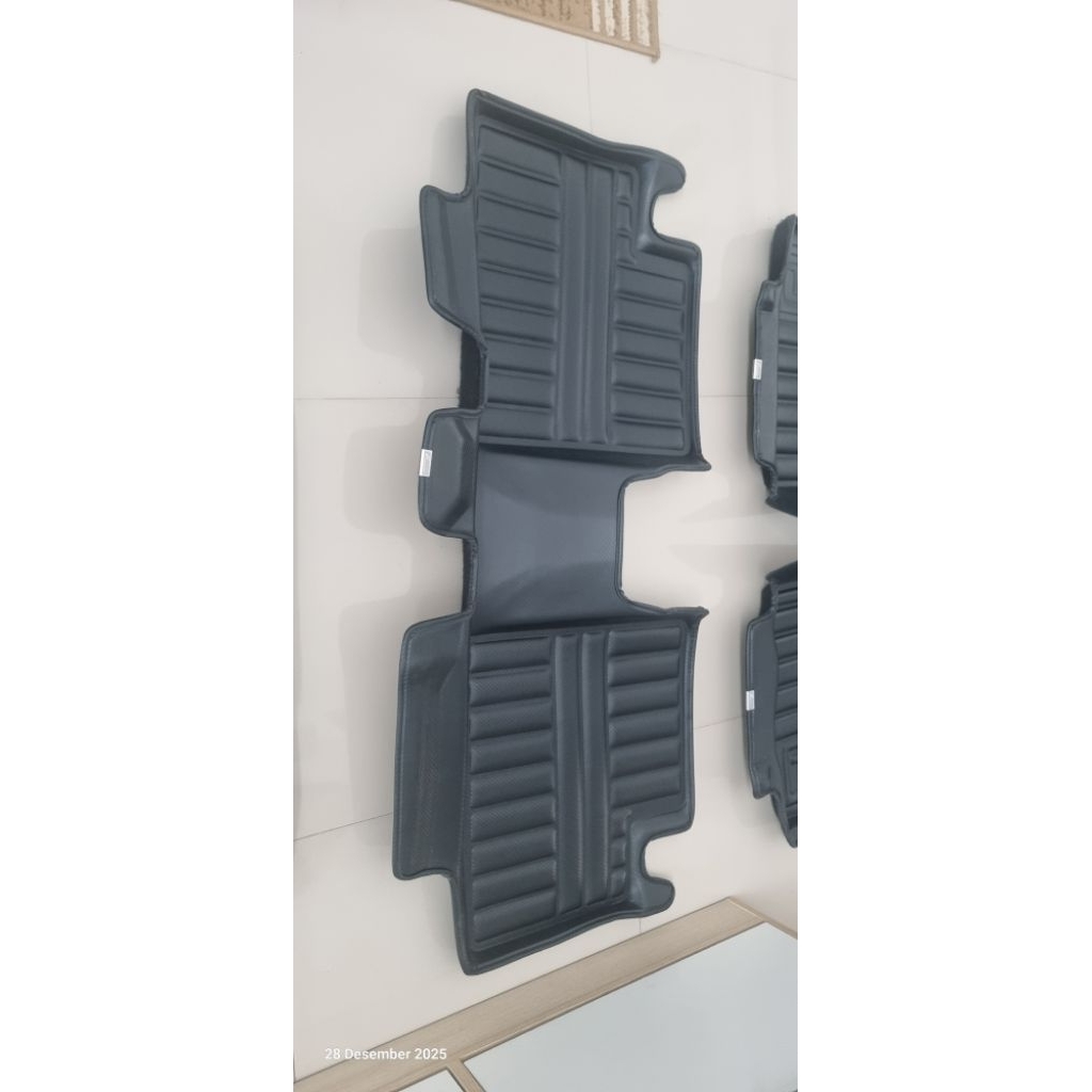 Karpet Frontier Xpander / Xpander Cross Tipe Limited Black Carbon (Second / Bekas )