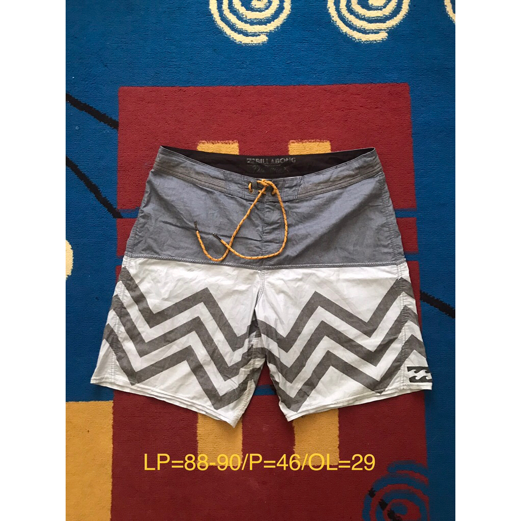 celana pendek billabong second