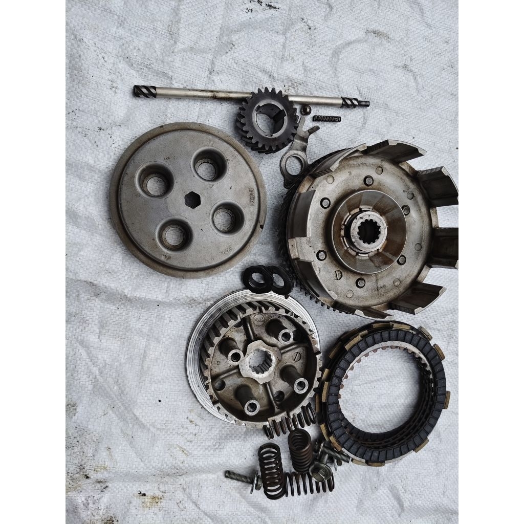 RUMAH PRODO KUPLING ATAU HAUS KUPLING YAMAHA VIXION NEW 2014 ORIGINAL BEKAS COPOTAN