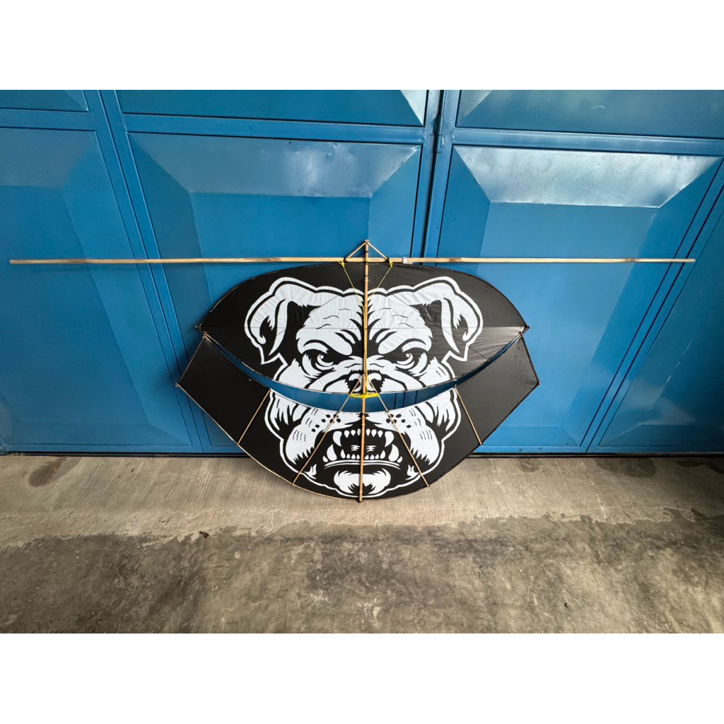 Layangan Pegon Ceper 120cm motif Buldog siap terbang
