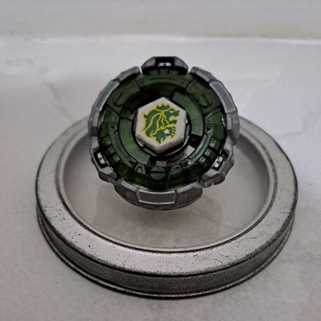 Beyblade Metal Fight (Metal Fury) Fang Leone Takara Tomy