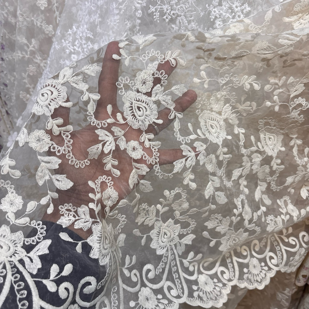 Kain Organza Bordir Premium Motif Bunga Putih – Elegan & Mewah jz