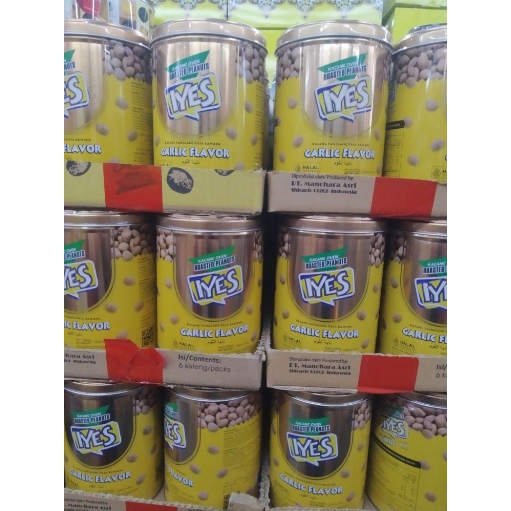 Iyes Kaleng Kacang Oven 150gr