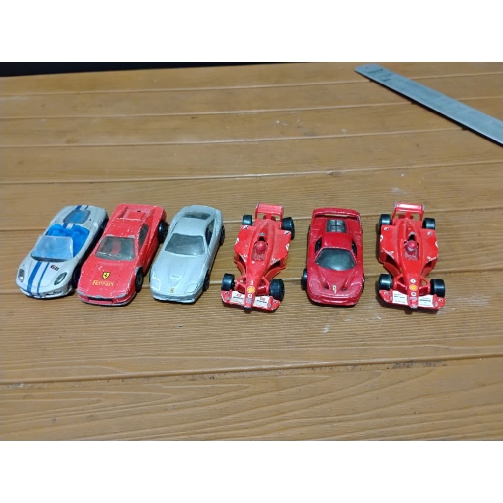paket 6 PC hot wheel ferrari