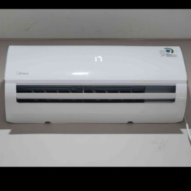 Midea MSAFE-05CRN2X AC Split 1/2 PK Wall Mounted R32
