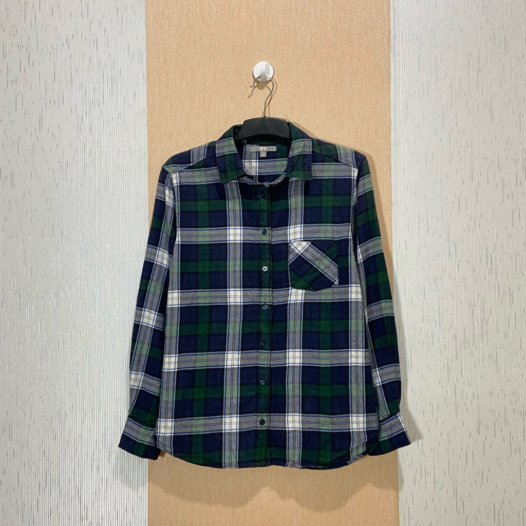Flannel Shirt UNIQLO Unisex / Flannel Uniqlo Pria & Wanita / Size L fit M