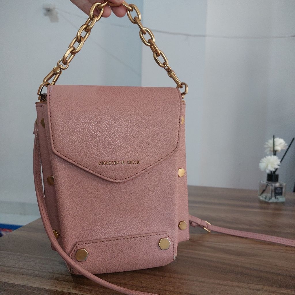 Preloved sling bag Charles Keith dusty pink
